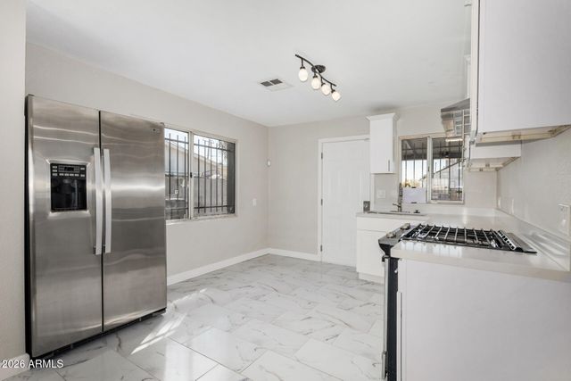 3525 W Taylor Street, Phoenix, AZ 85009