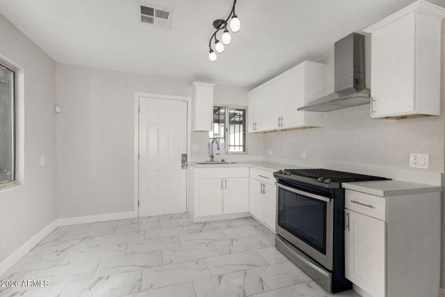 3525 W Taylor Street, Phoenix, AZ 85009