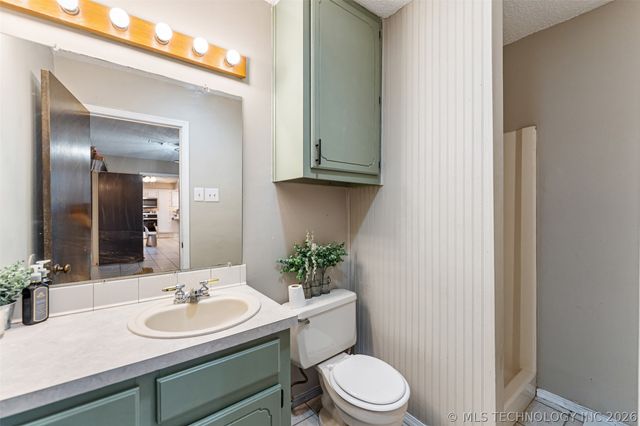 18047 S Quail Meadow Drive, Claremore, OK 74017