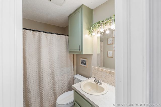 18047 S Quail Meadow Drive, Claremore, OK 74017