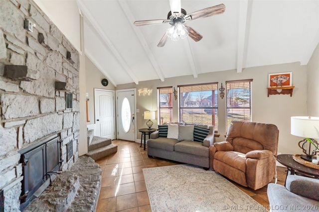 18047 S Quail Meadow Drive, Claremore, OK 74017