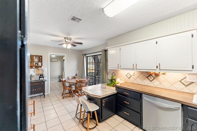 18047 S Quail Meadow Drive, Claremore, OK 74017