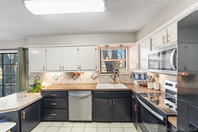 18047 S Quail Meadow Drive, Claremore, OK 74017