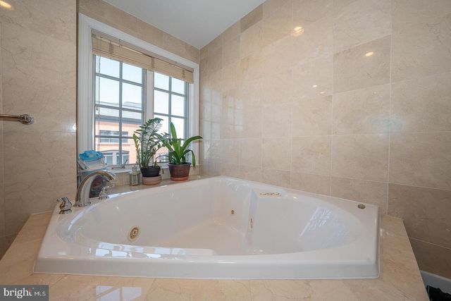 1832 FAIRMOUNT AVE, Philadelphia, PA 19130