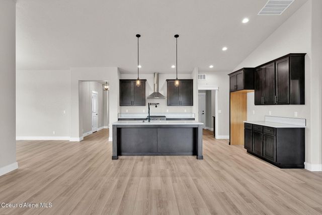 8853 BEDWELL ST, Rathdrum, ID 83858