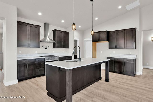 8853 BEDWELL ST, Rathdrum, ID 83858