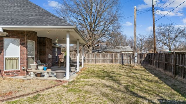 201 N Coo Y Yah Street, Pryor, OK 74361