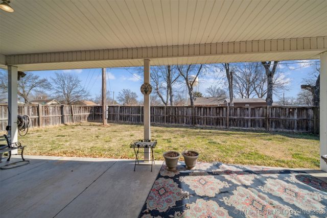 201 N Coo Y Yah Street, Pryor, OK 74361
