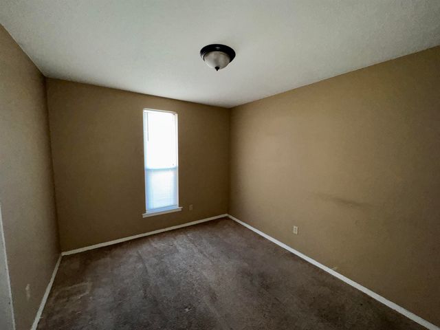 5692 BALLENMOOR DR, Memphis, TN 38141