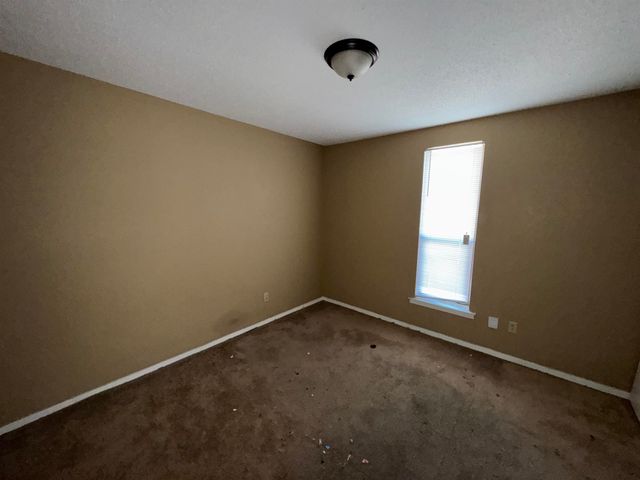 5692 BALLENMOOR DR, Memphis, TN 38141