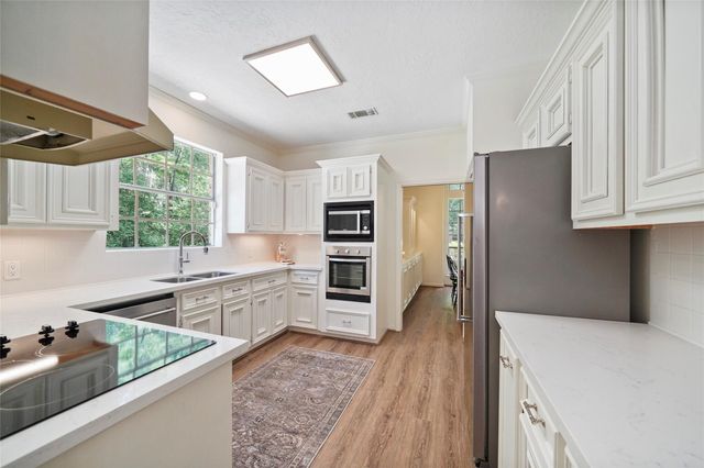 719 Somerset Street, Conroe, TX 77302