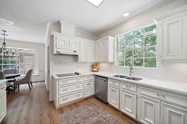 719 Somerset Street, Conroe, TX 77302