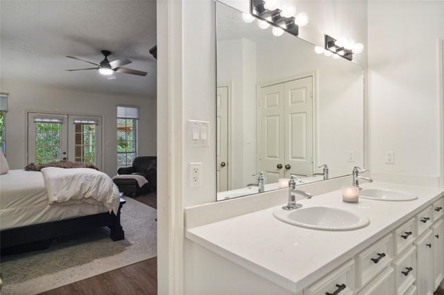 719 Somerset Street, Conroe, TX 77302