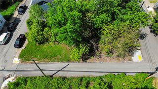 1300 Stranmore St, Manchester, PA 15212