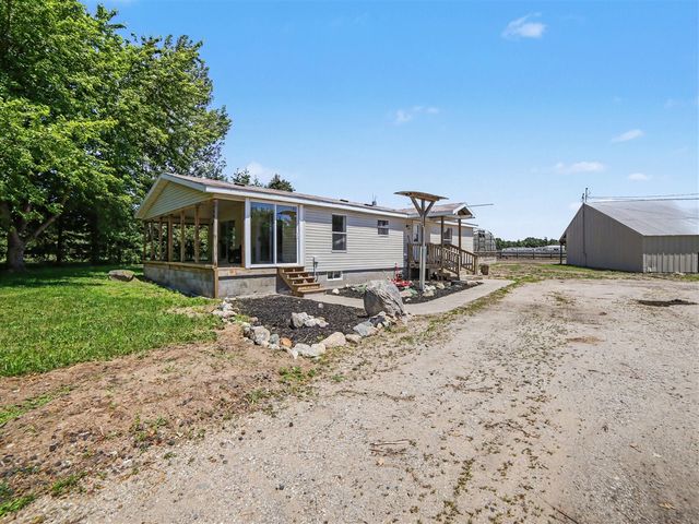 1904 N 48th Avenue, Mears, MI 49436