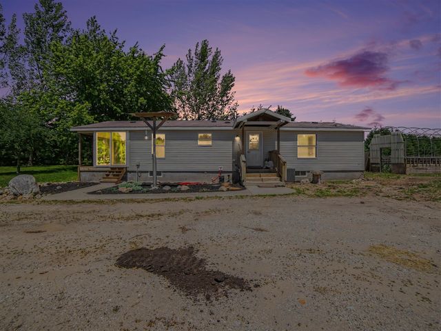 1904 N 48th Avenue, Mears, MI 49436