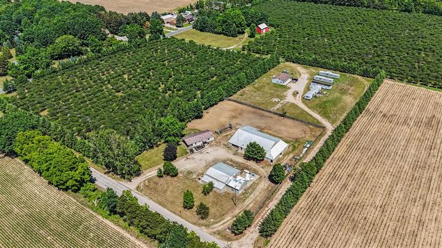 1904 N 48th Avenue, Mears, MI 49436