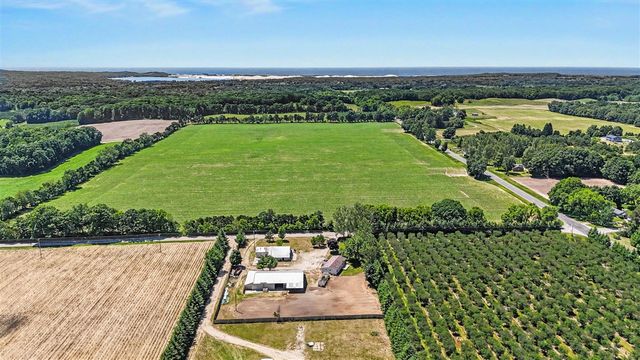 1904 N 48th Avenue, Mears, MI 49436