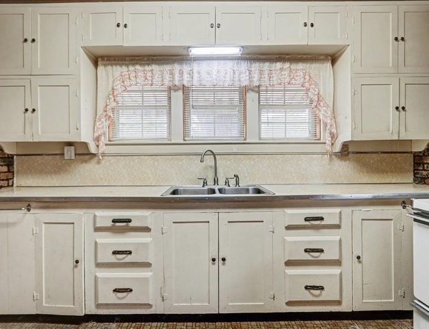 404 Crestwood Street, Hot Springs, AR 71913