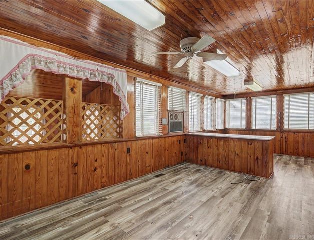 404 Crestwood Street, Hot Springs, AR 71913