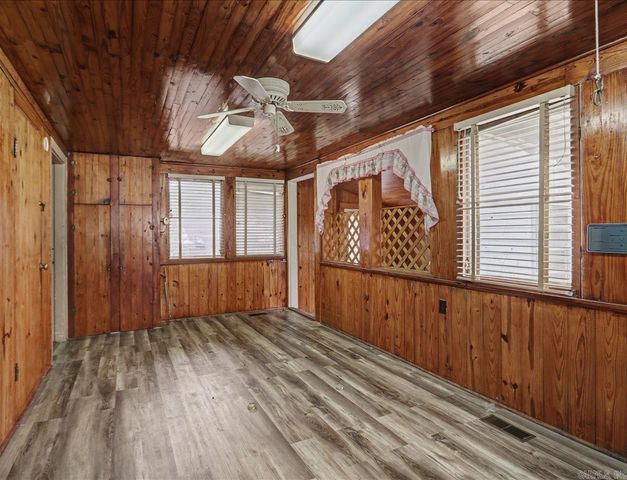 404 Crestwood Street, Hot Springs, AR 71913