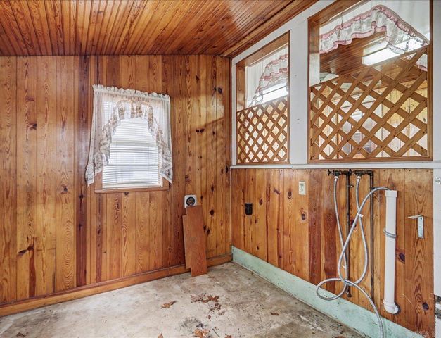 404 Crestwood Street, Hot Springs, AR 71913