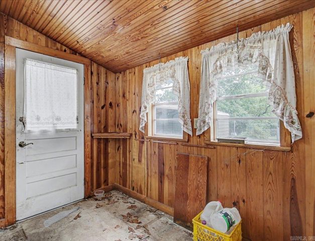 404 Crestwood Street, Hot Springs, AR 71913