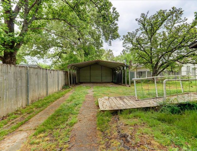 404 Crestwood Street, Hot Springs, AR 71913