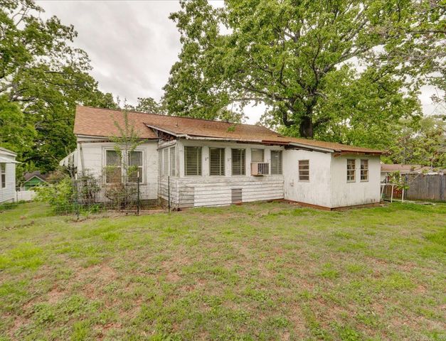404 Crestwood Street, Hot Springs, AR 71913
