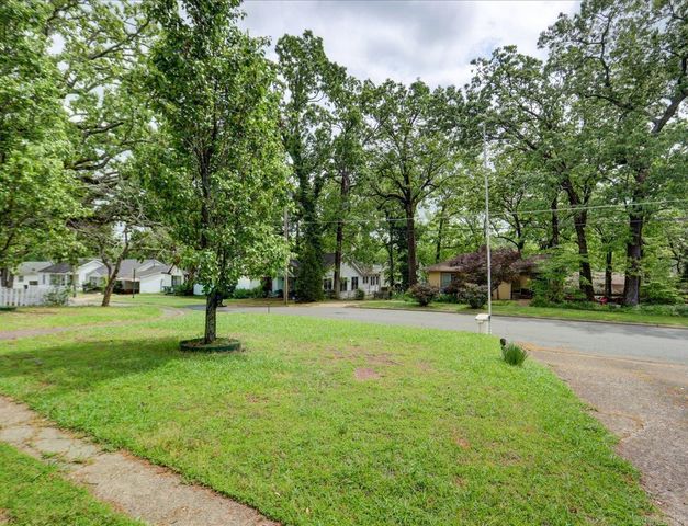 404 Crestwood Street, Hot Springs, AR 71913