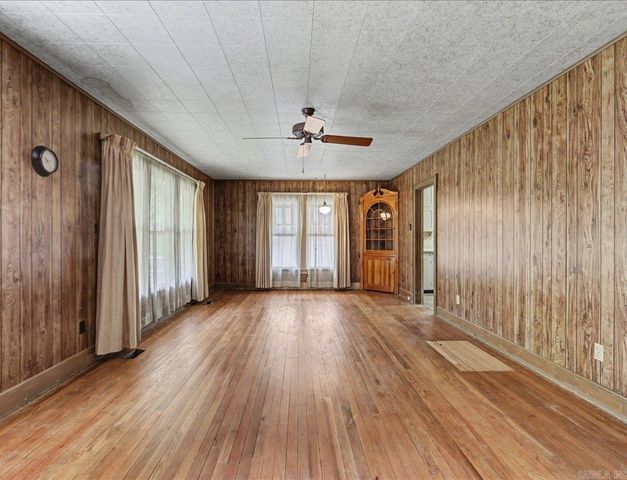 404 Crestwood Street, Hot Springs, AR 71913