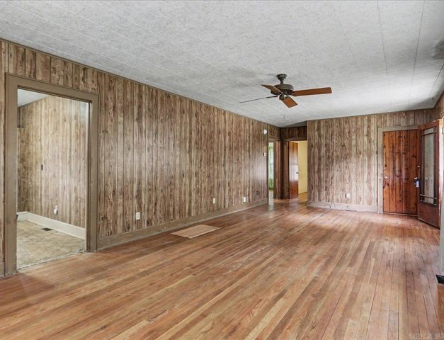 404 Crestwood Street, Hot Springs, AR 71913