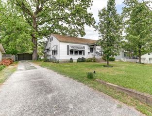 404 Crestwood Street, Hot Springs, AR 71913