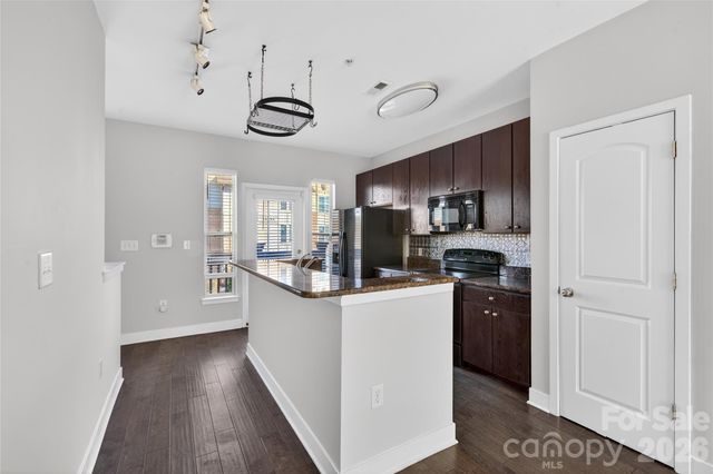 841 Seigle Point Drive, Charlotte, NC 28204