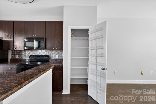 841 Seigle Point Drive, Charlotte, NC 28204