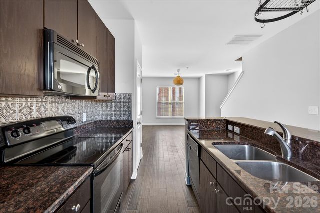 841 Seigle Point Drive, Charlotte, NC 28204