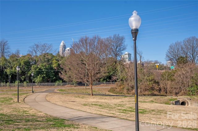 841 Seigle Point Drive, Charlotte, NC 28204