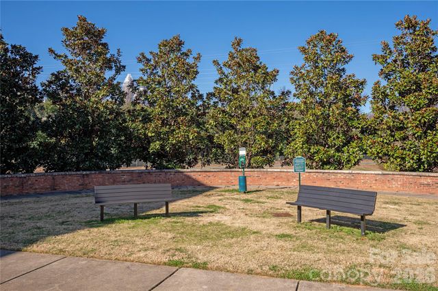 841 Seigle Point Drive, Charlotte, NC 28204