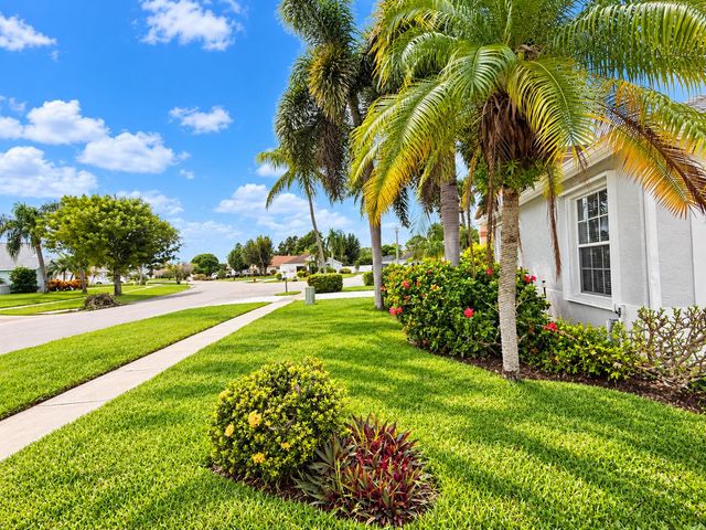 139 SARATOGA Boulevard E, Royal Palm Beach, FL 33411