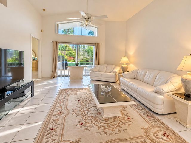 139 SARATOGA Boulevard E, Royal Palm Beach, FL 33411