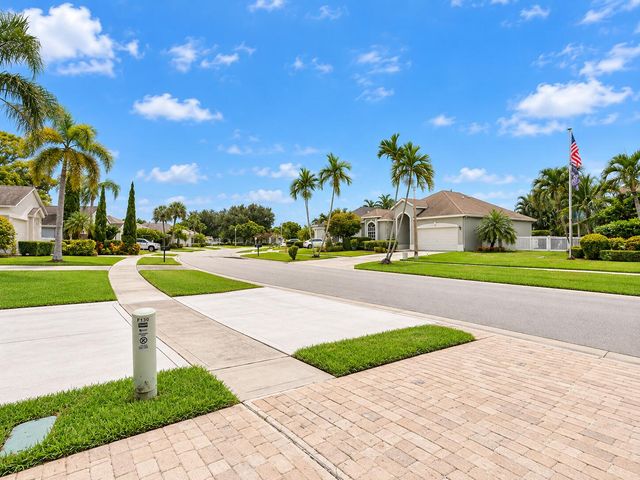 139 SARATOGA Boulevard E, Royal Palm Beach, FL 33411