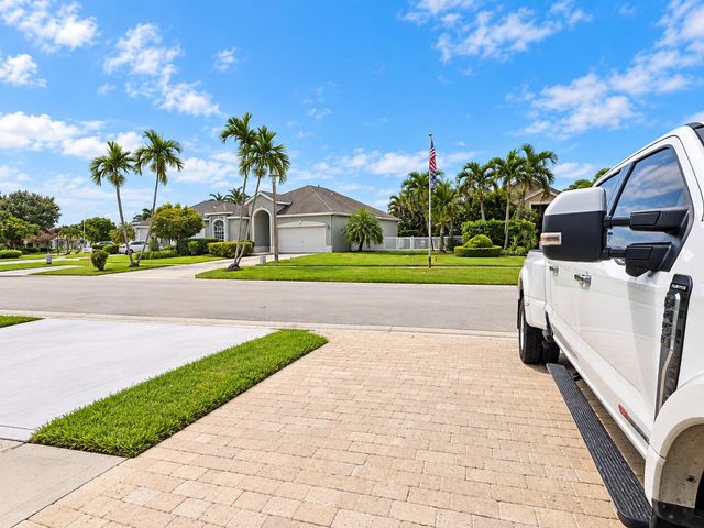 139 SARATOGA Boulevard E, Royal Palm Beach, FL 33411