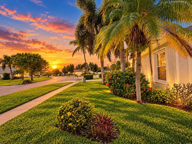 139 SARATOGA Boulevard E, Royal Palm Beach, FL 33411