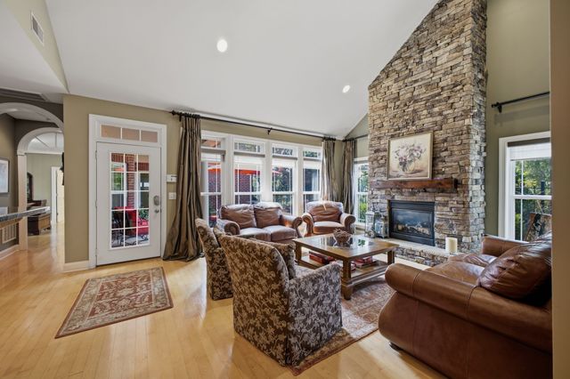 1446 Burnside Dr, Franklin, TN 37067
