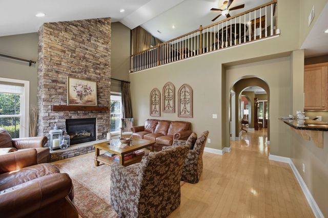 1446 Burnside Dr, Franklin, TN 37067