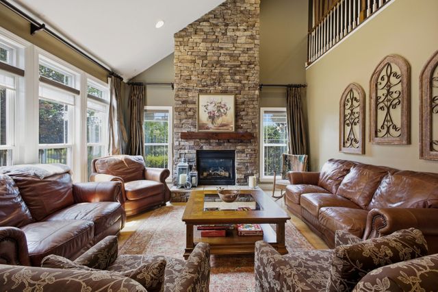1446 Burnside Dr, Franklin, TN 37067