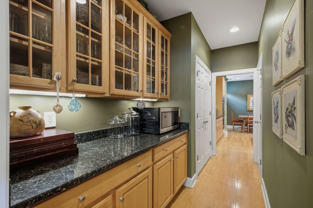 1446 Burnside Dr, Franklin, TN 37067
