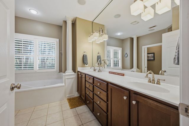 1446 Burnside Dr, Franklin, TN 37067