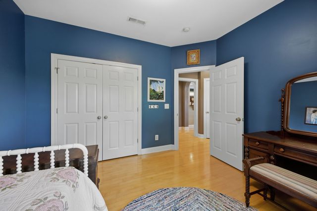 1446 Burnside Dr, Franklin, TN 37067