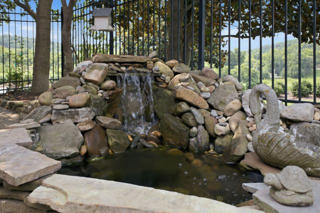 1446 Burnside Dr, Franklin, TN 37067